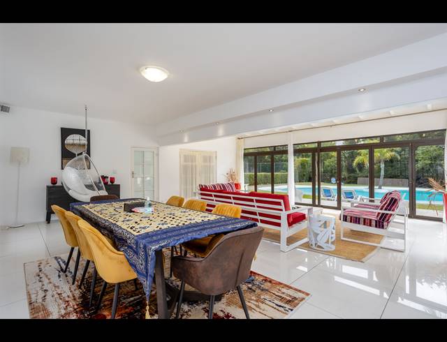9 BEDROOM HOUSE TO LET IN CONSTANTIA